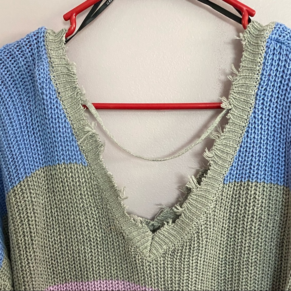Forever 21 Colorblock distressed sweater - Picture 2 of 4